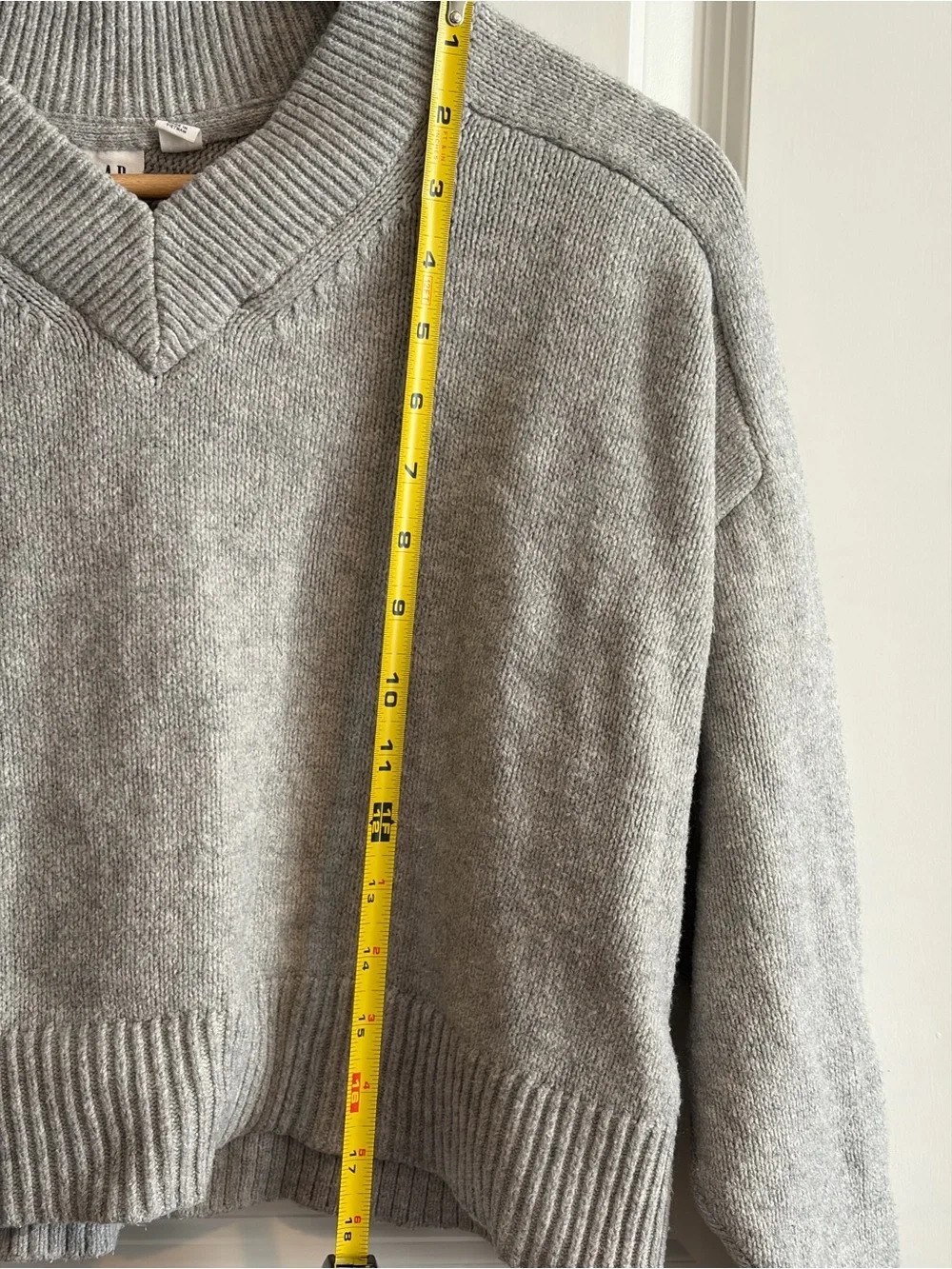 GAP Light Gray V-Neck Cropped Sweater